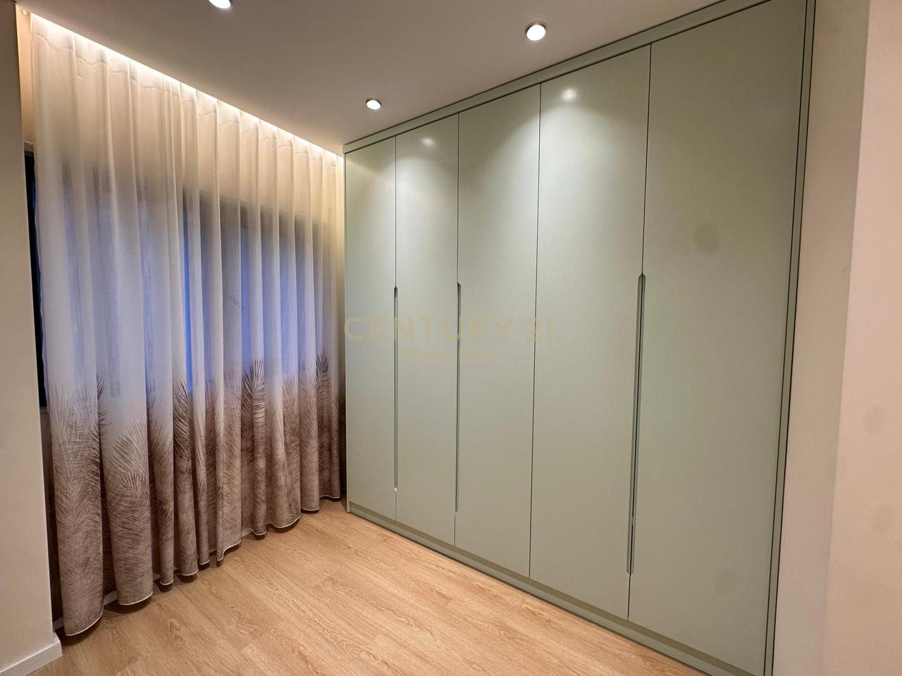 JEPET APARTAMENT ME QIRA 2+1+2 ME PAMJE DETI NE CURRILA!