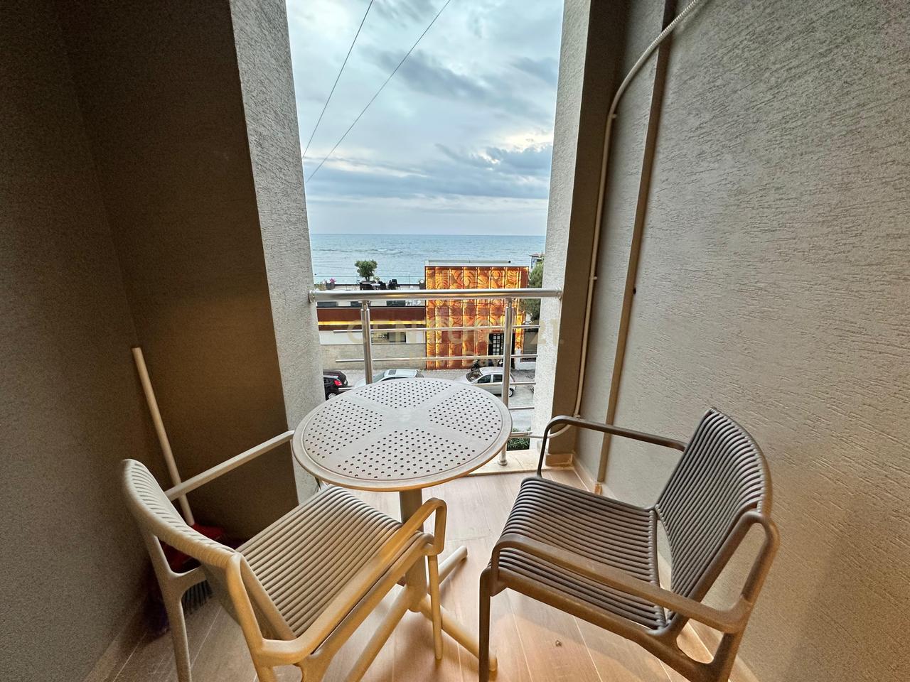 JEPET APARTAMENT ME QIRA 2+1+2 ME PAMJE DETI NE CURRILA!