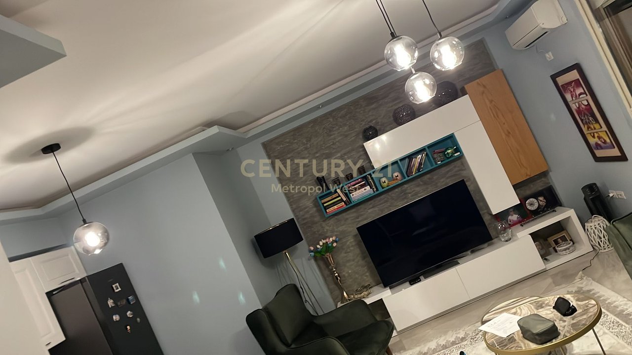 Appartamento 2+1+2 bagni, con posto auto in vendita - Fresku Tirana!