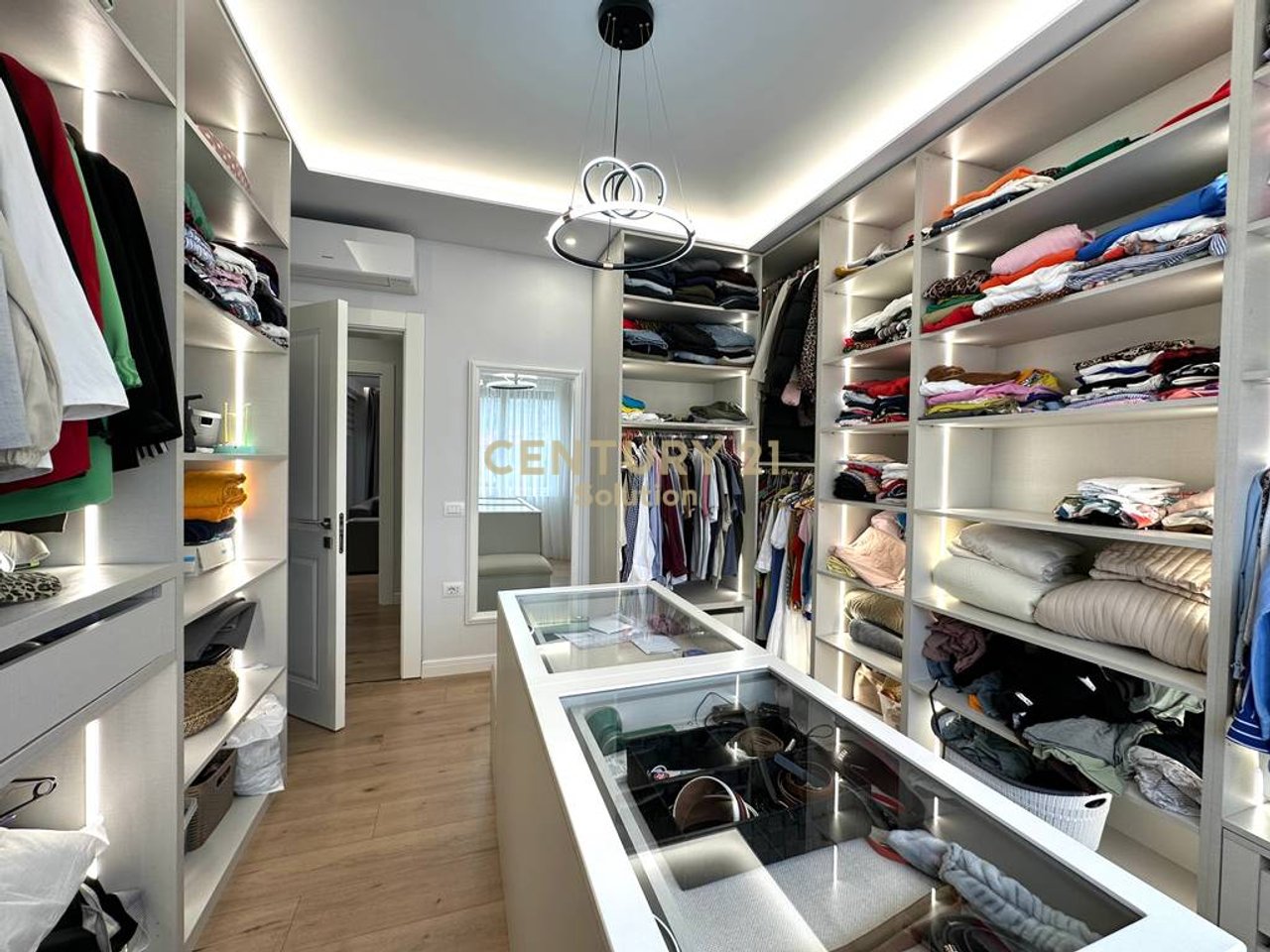 SHITET APARTAMENT 3+1+2  REZIDENCA KODRA E DIELLIT 1!