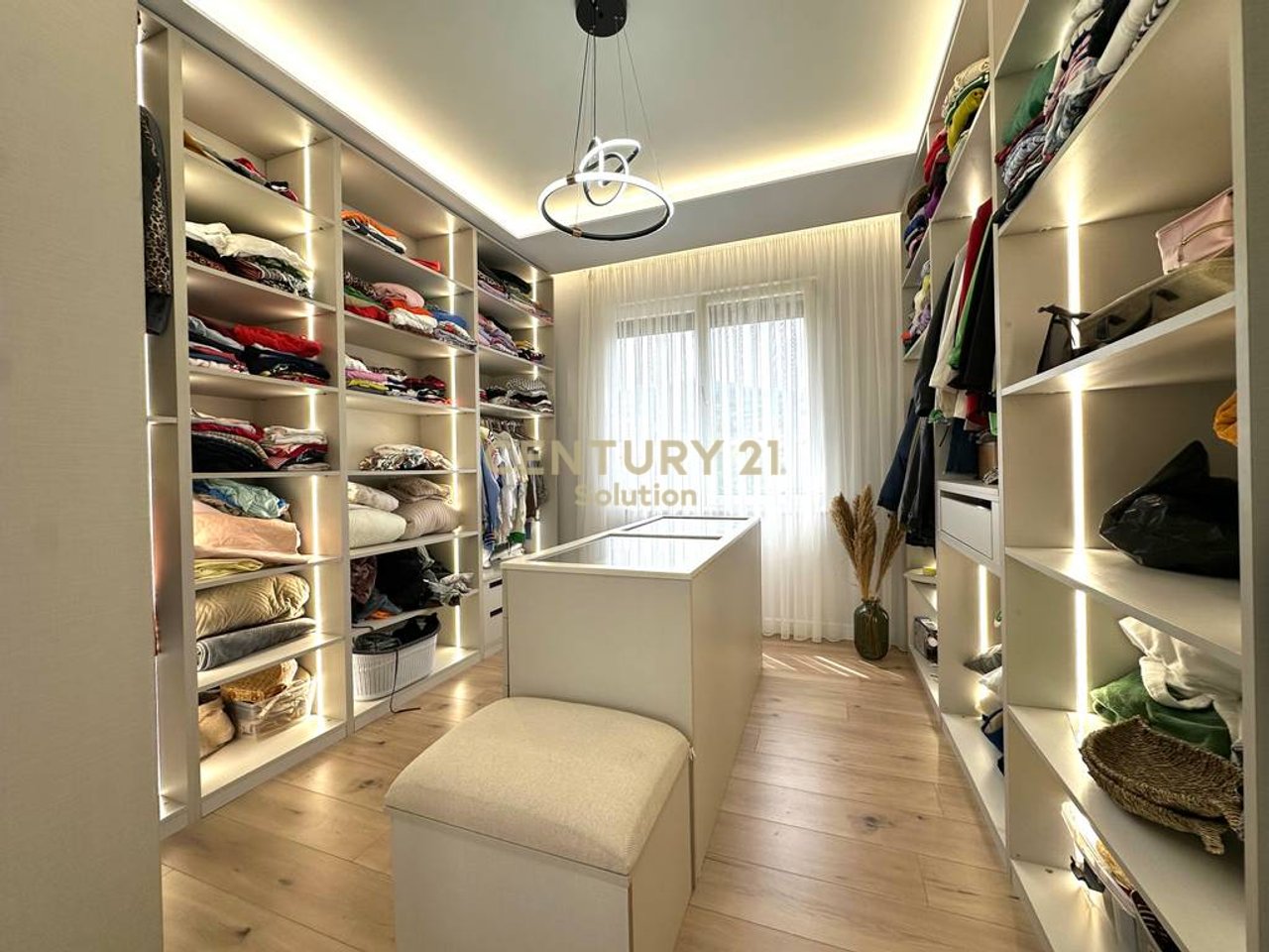 SHITET APARTAMENT 3+1+2  REZIDENCA KODRA E DIELLIT 1!