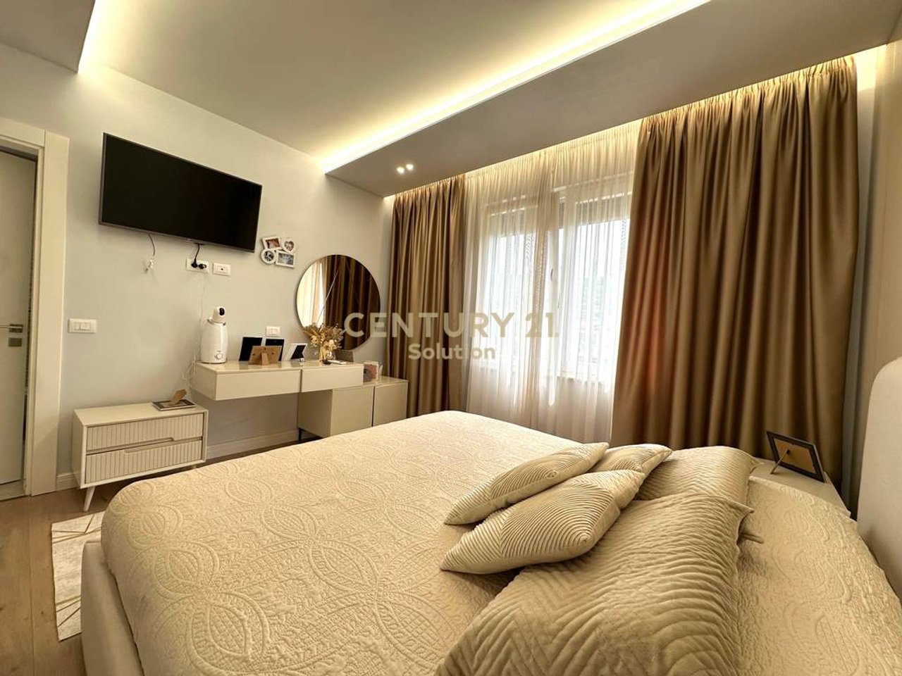 SHITET APARTAMENT 3+1+2  REZIDENCA KODRA E DIELLIT 1!