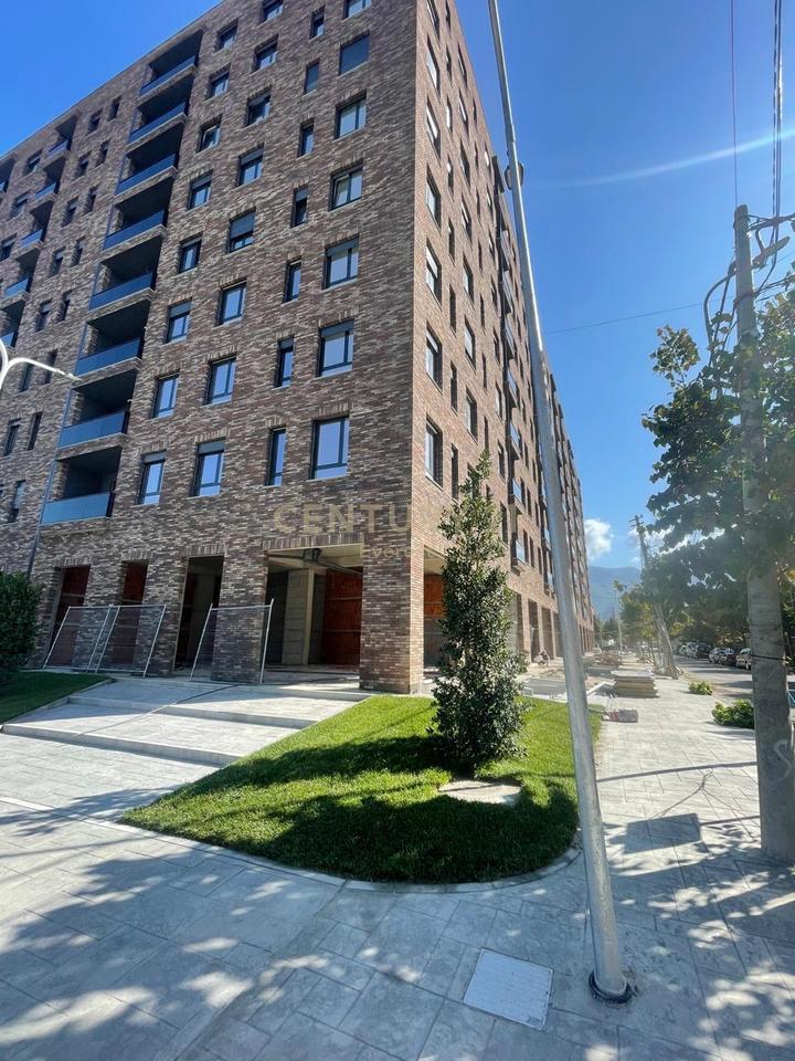 RRUGA 5 MAJI, SHESIM APARTAMENT 2+1+2