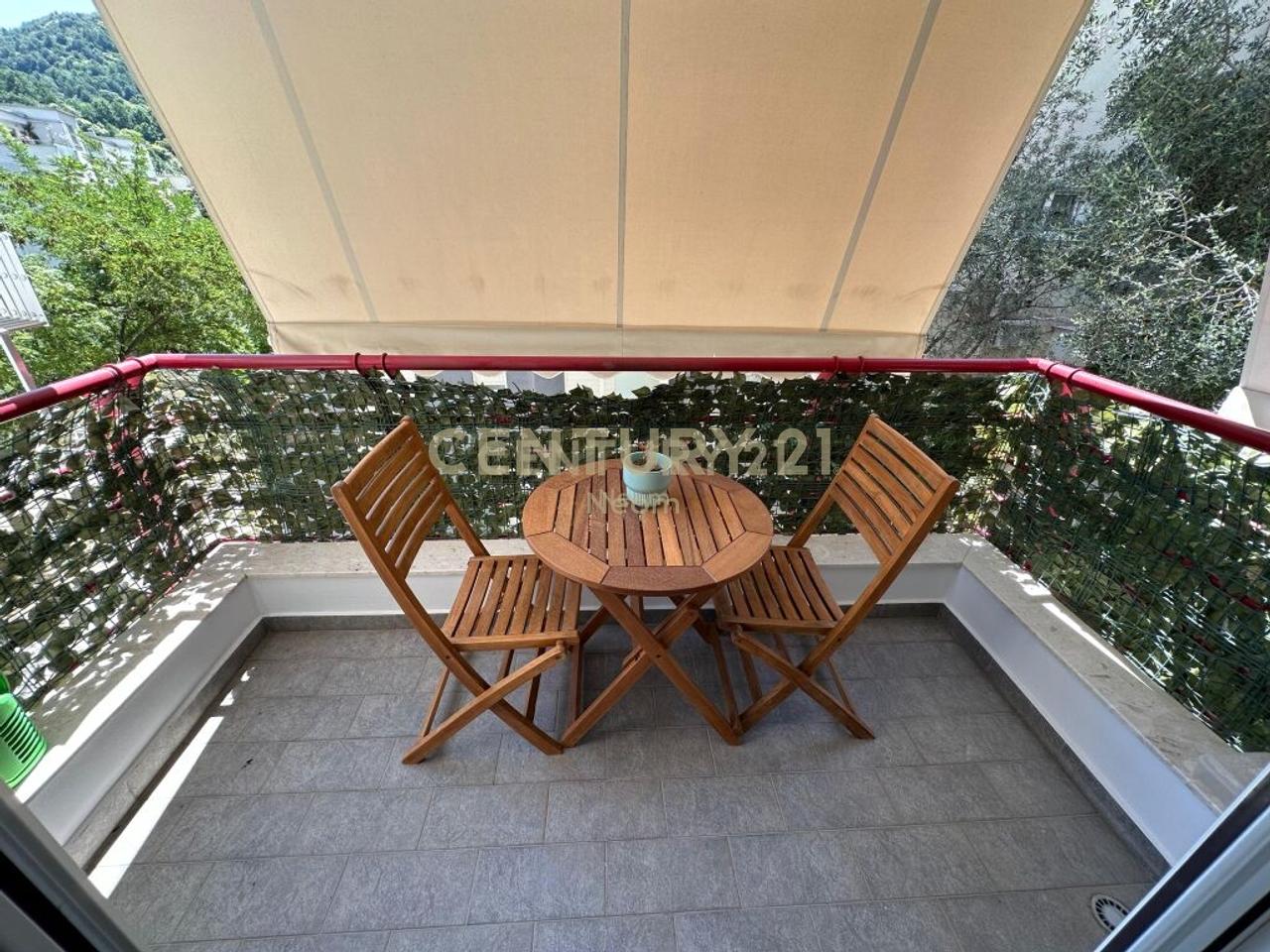 Qira, apartament modern 2+1+2 te Liqeni i Thate!