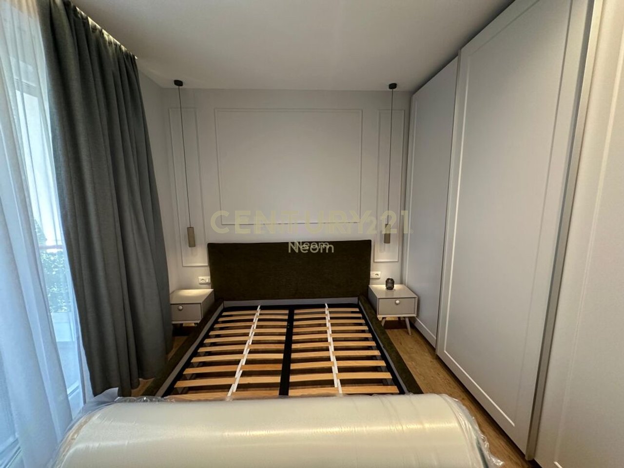 Qira, apartament modern 2+1+2 te Liqeni i Thate!