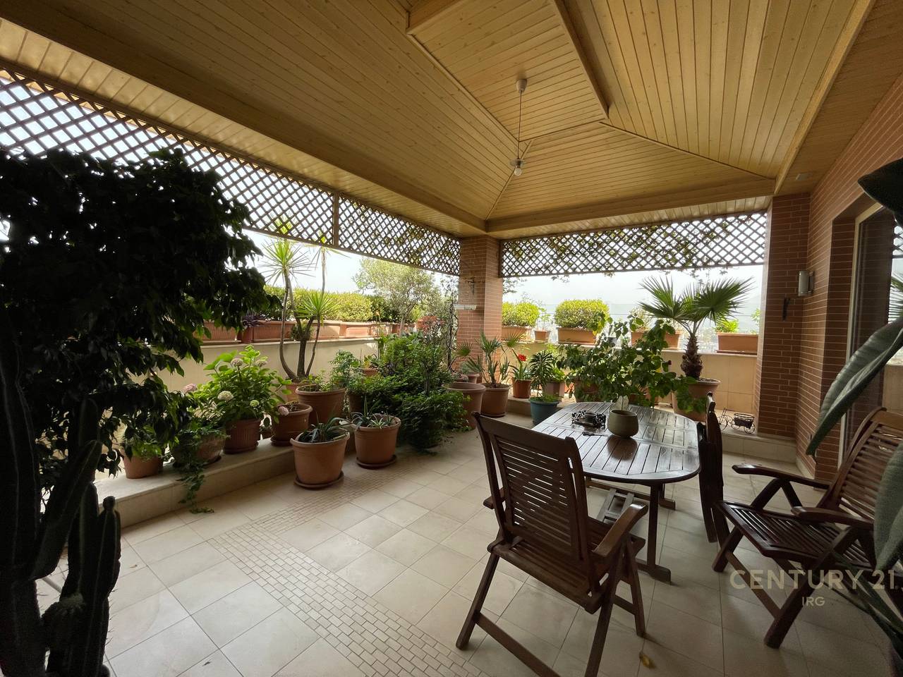 Penthouse Panoramik 565m2 ne mbikalimin e Komunes se Parisit!