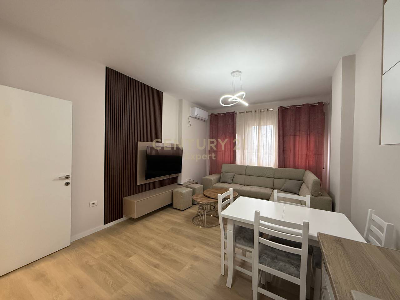 APARTAMENT 2+1 PER QIRA NE ALI DEM!