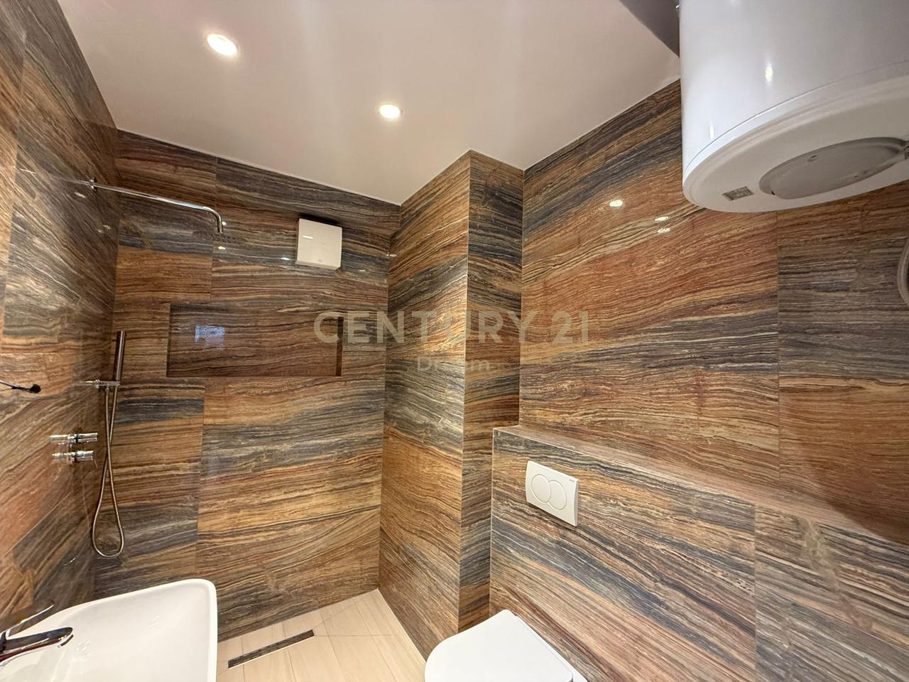 JEPET ZYRE PER QIRA (prane qendres) Rruga Kavajes