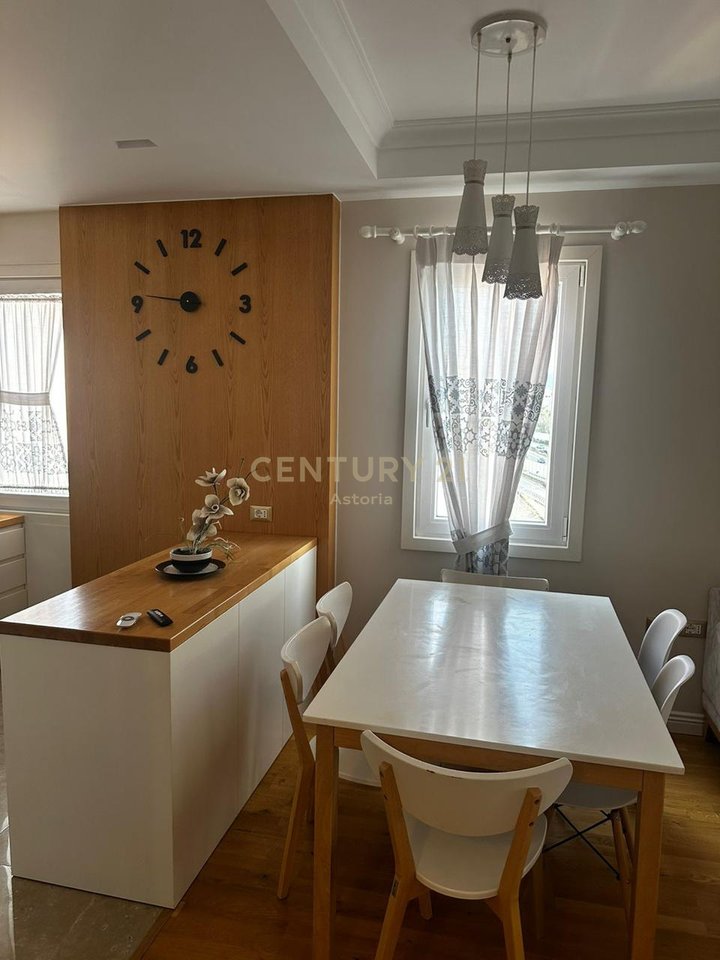 Appartamento 3+1 in affitto con 2+2 posti auto vicino al Kristal Center.