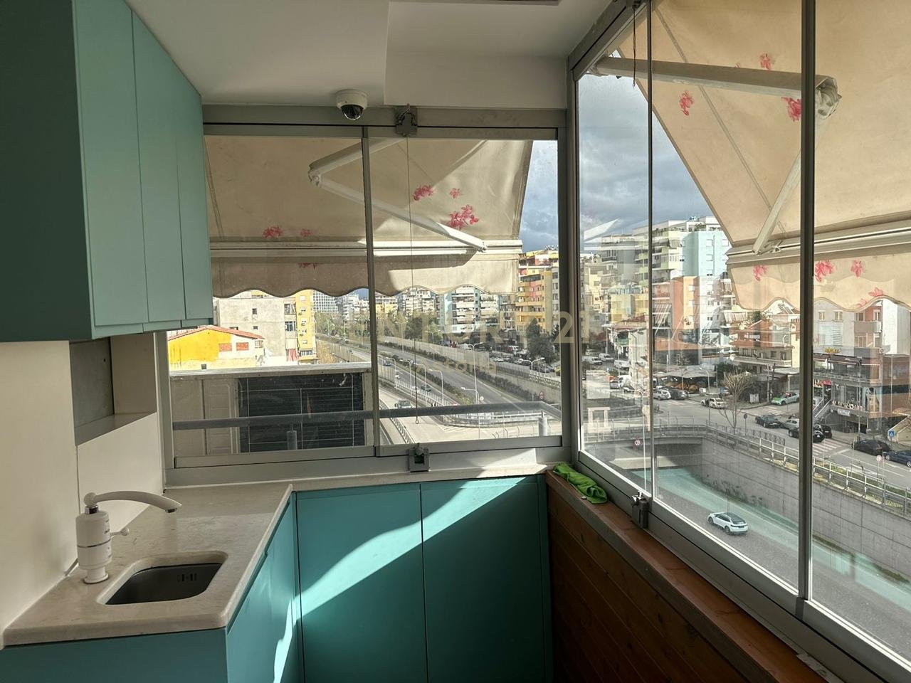 Appartamento 3+1 in affitto con 2+2 posti auto vicino al Kristal Center.