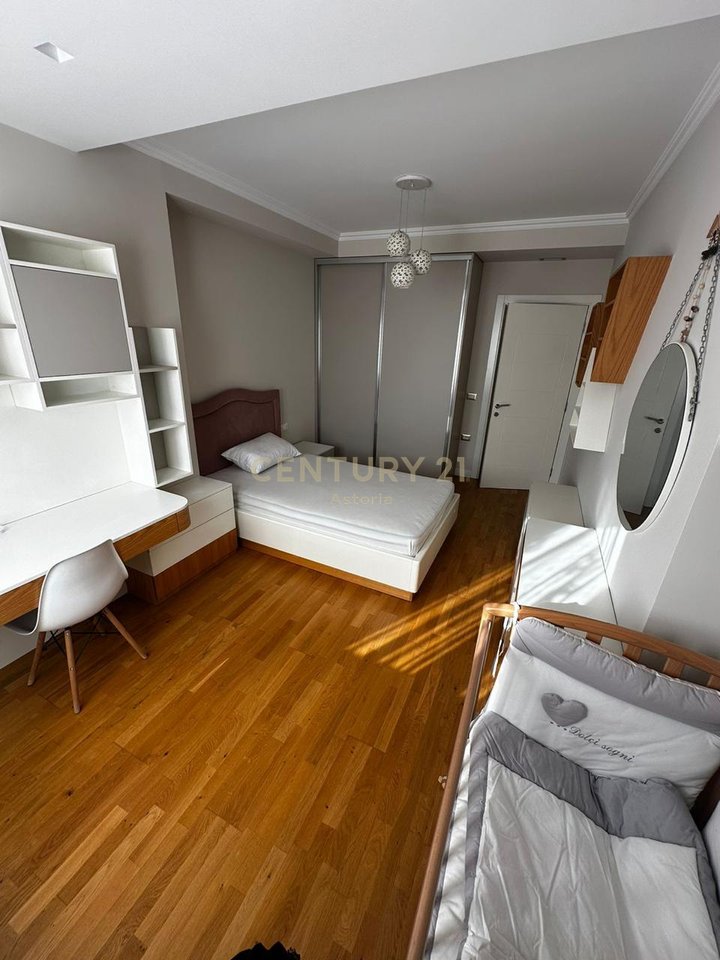 Appartamento 3+1 in affitto con 2+2 posti auto vicino al Kristal Center.