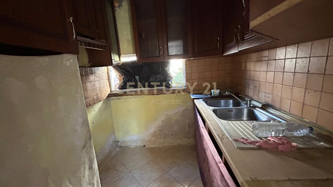 PRIVATE HOUSE 3+1 FOR SALE IN THE CENTER OF KAVAJË