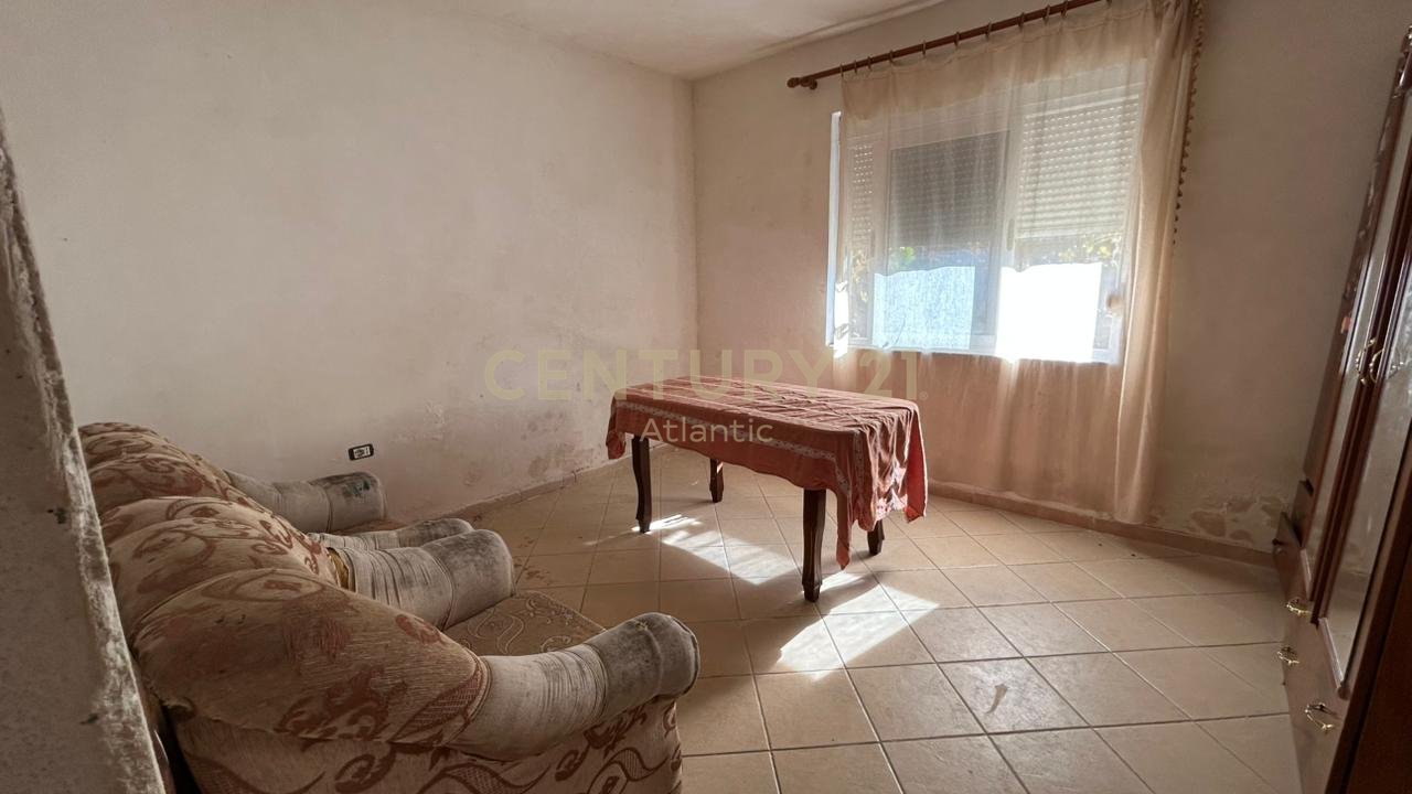 PRIVATE HOUSE 3+1 FOR SALE IN THE CENTER OF KAVAJË