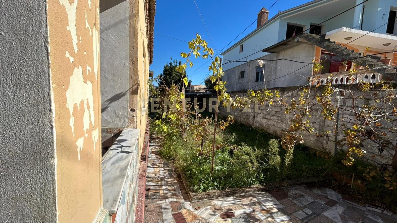 PRIVATE HOUSE 3+1 FOR SALE IN THE CENTER OF KAVAJË