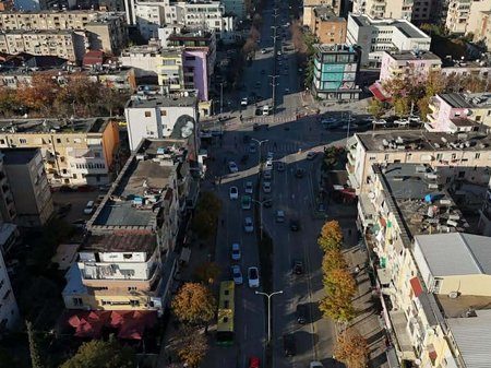 21 DHJETORI, SHESIM AMBIENT KOMERCIAL KATI 0!