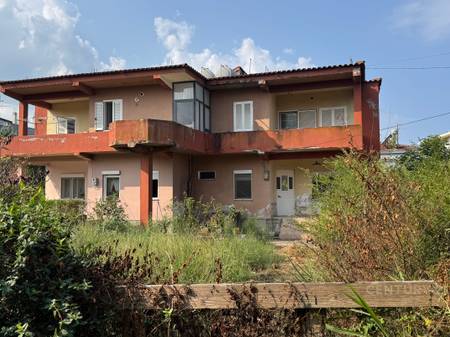 OKAZION, SHTEPI PRIVATE E BASHKENGJITUR NE DURRES !