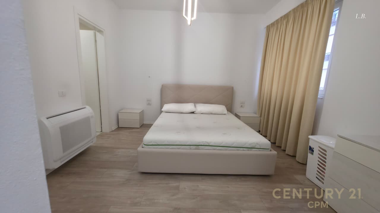 Jepet me Qira Apartament Modern 2+1+2  me një kopësht privat tek Liqeni Thatë