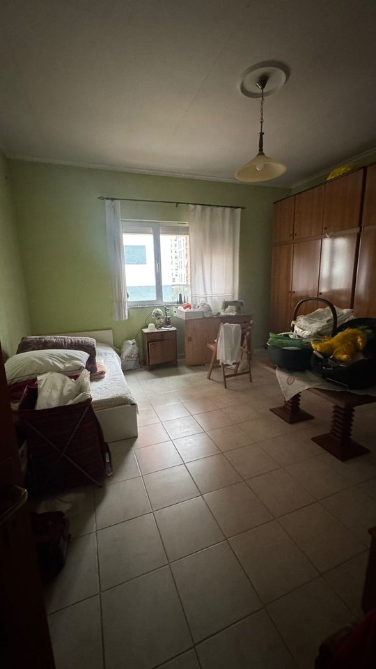 Commercial Ambient For Rent in Pediatrics, Tirana