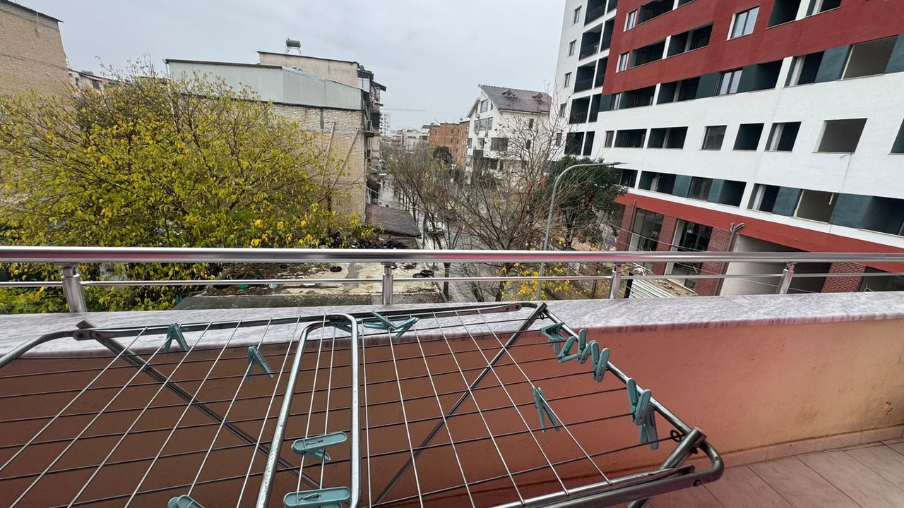 Commercial Ambient For Rent in Pediatrics, Tirana