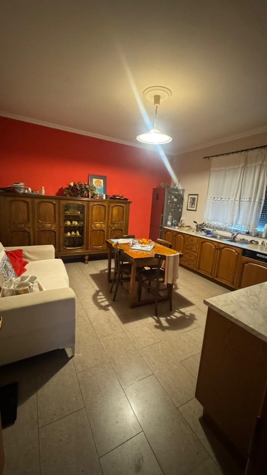 Commercial Ambient For Rent in Pediatrics, Tirana