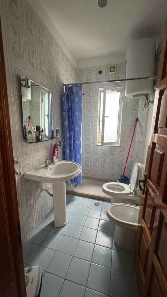 Commercial Ambient For Rent in Pediatrics, Tirana