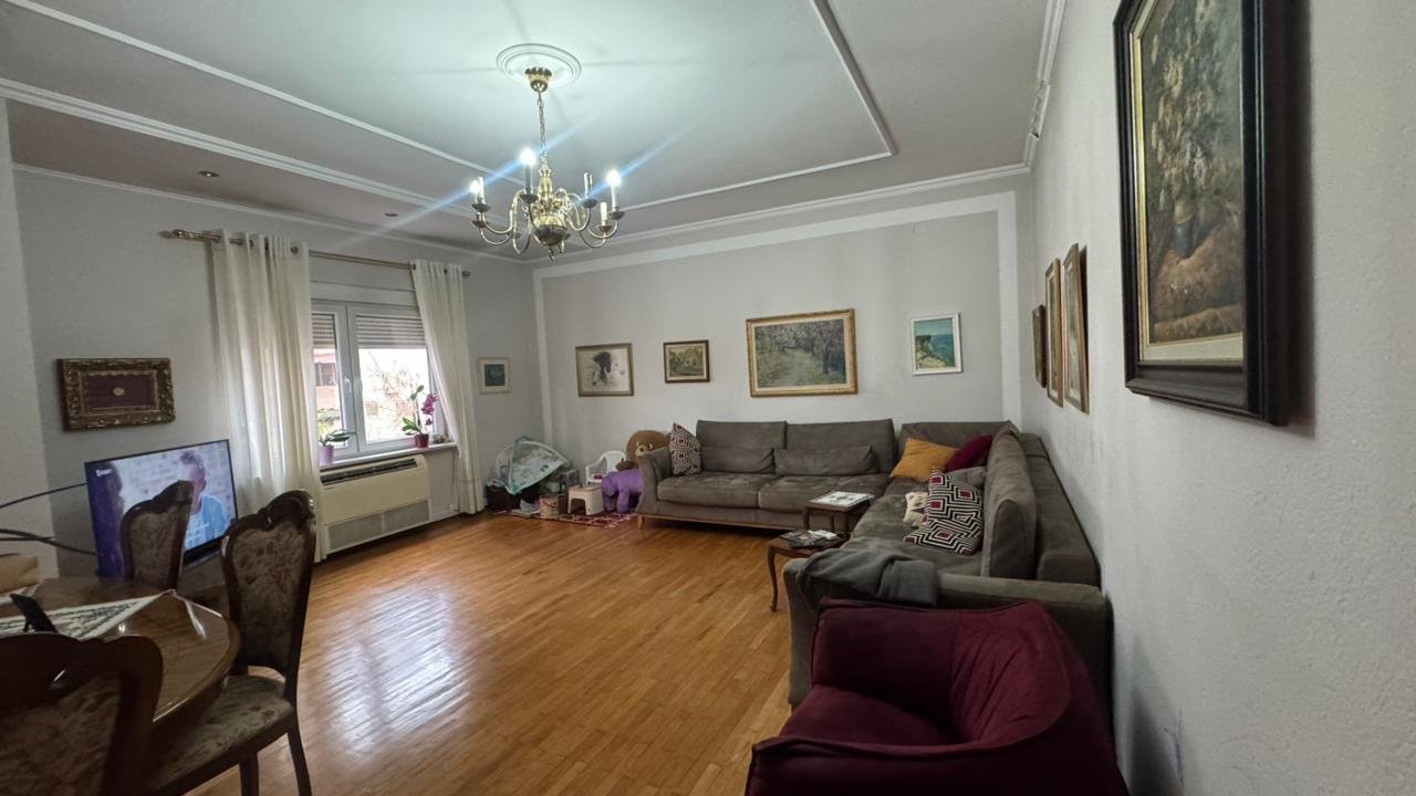 Commercial Ambient For Rent in Pediatrics, Tirana