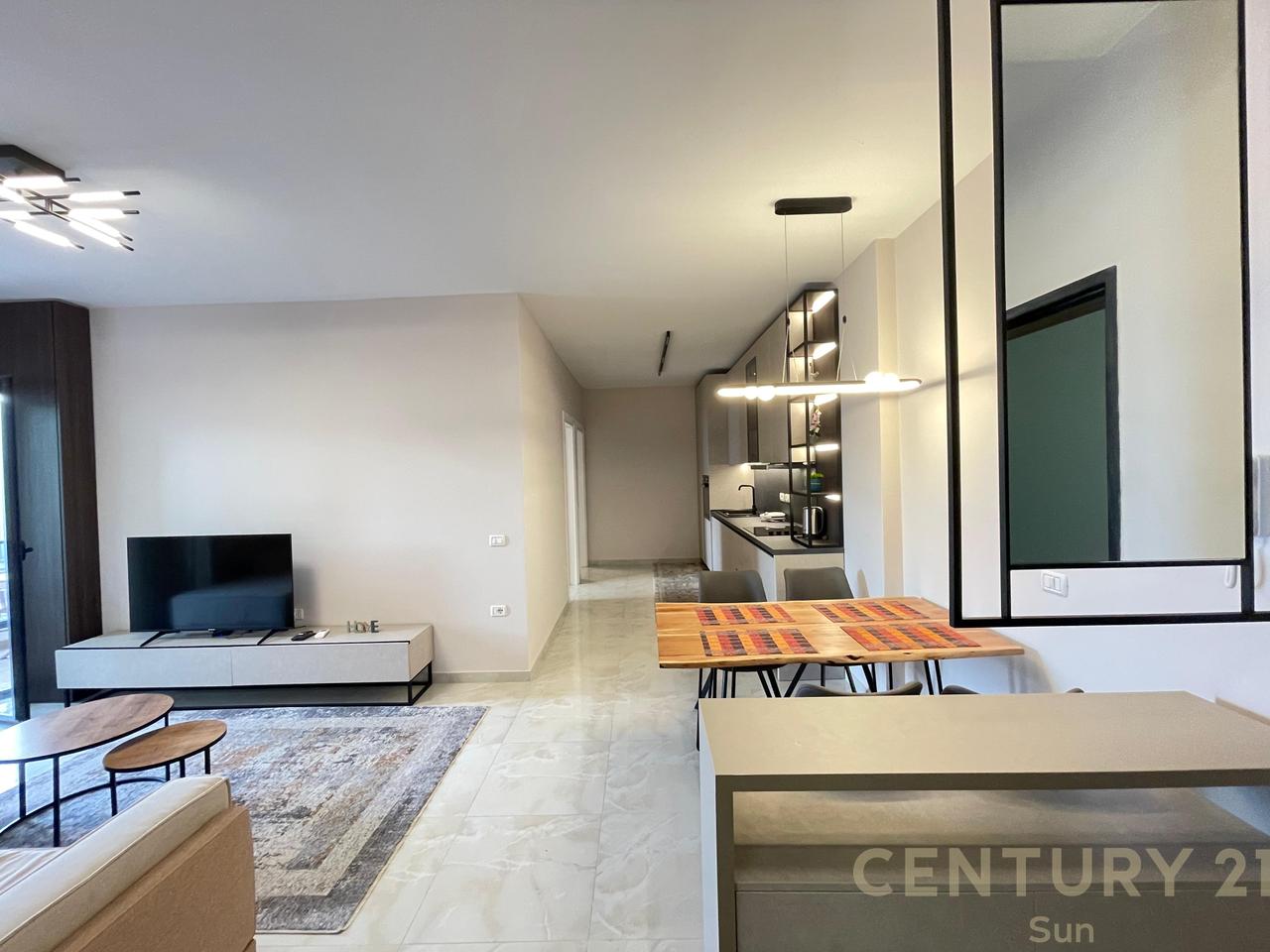 APPARTAMENTO IN AFFITTO 2+1 VICINO ALLA SCUOLA DI MUSICA, VLORE!