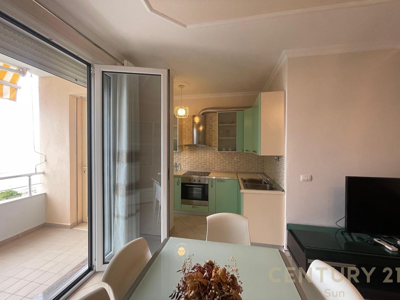 APPARTAMENTO 2+1+2 SUL LUNGOMARE, VLORE!