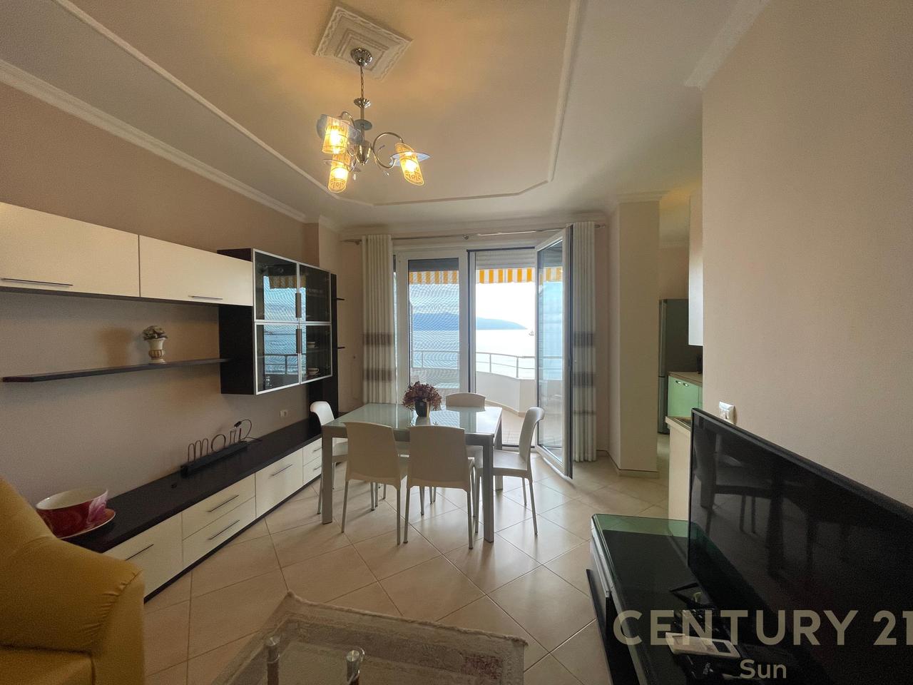 APPARTAMENTO 2+1+2 SUL LUNGOMARE, VLORE!