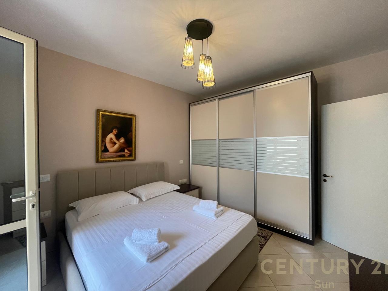 APPARTAMENTO 2+1+2 SUL LUNGOMARE, VLORE!