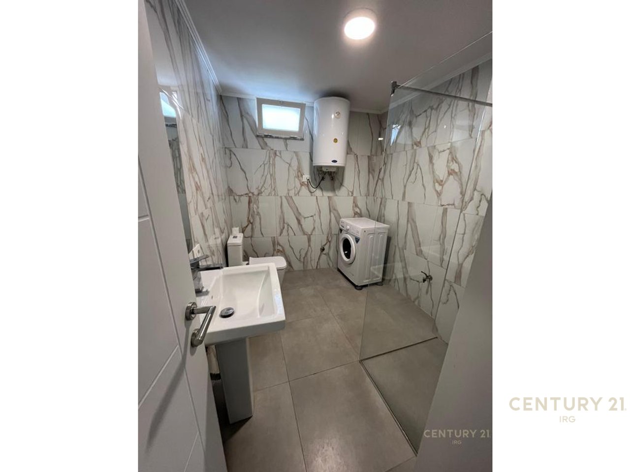 Apartament 1+1 me qira – Mbrapa Gjimnazit “Sami Frashëri”!