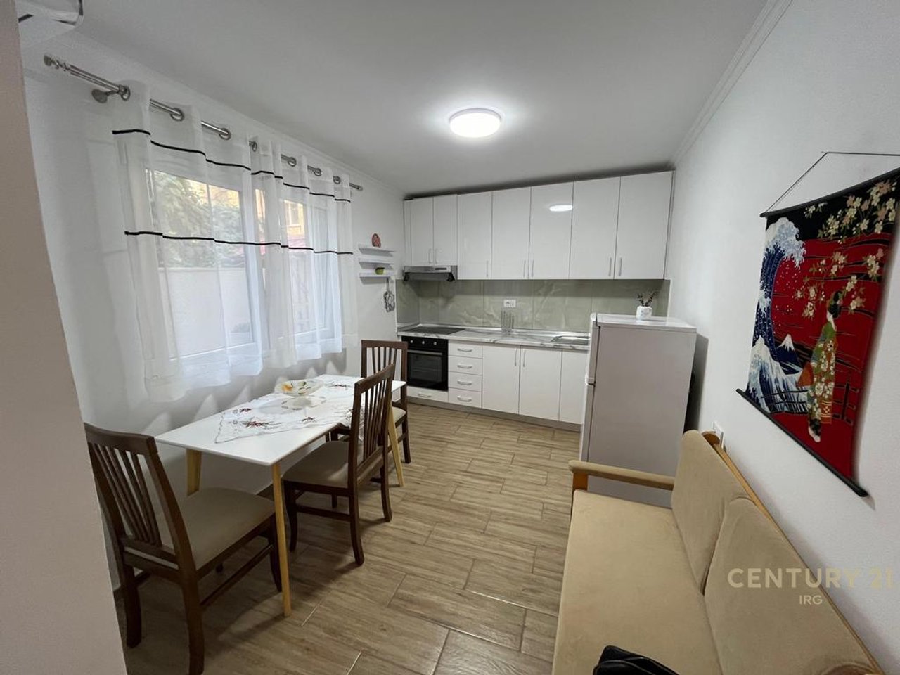 Apartament 1+1 me qira – Mbrapa Gjimnazit “Sami Frashëri”!