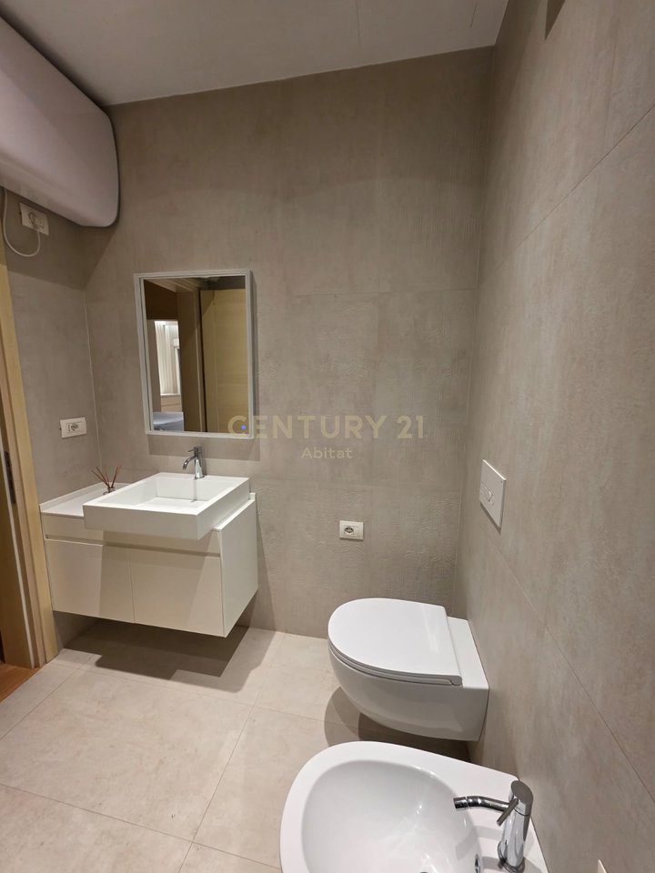 VILLA IN VENDITA CON CORTILE ANNESSO (CON CORTILE) A KODRA E DIELLIT 1