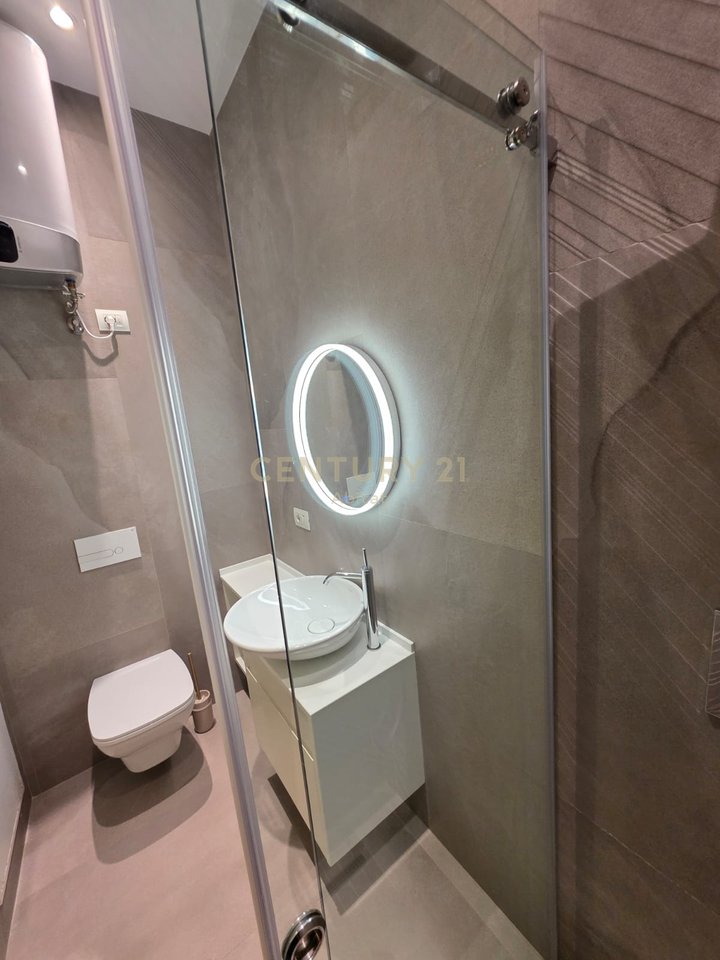 VILLA IN VENDITA CON CORTILE ANNESSO (CON CORTILE) A KODRA E DIELLIT 1