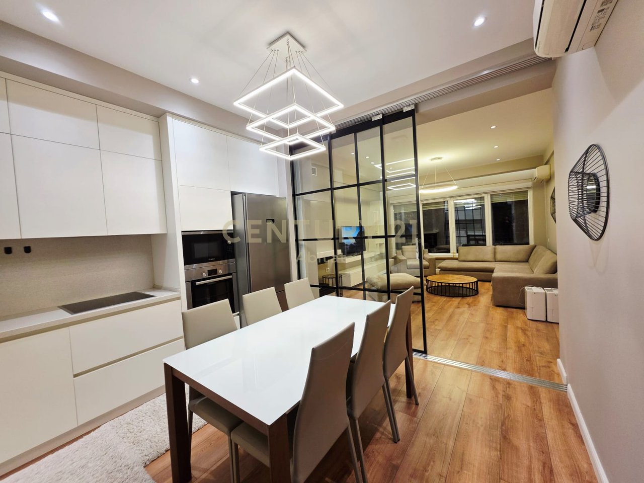 VILLA IN VENDITA CON CORTILE ANNESSO (CON CORTILE) A KODRA E DIELLIT 1