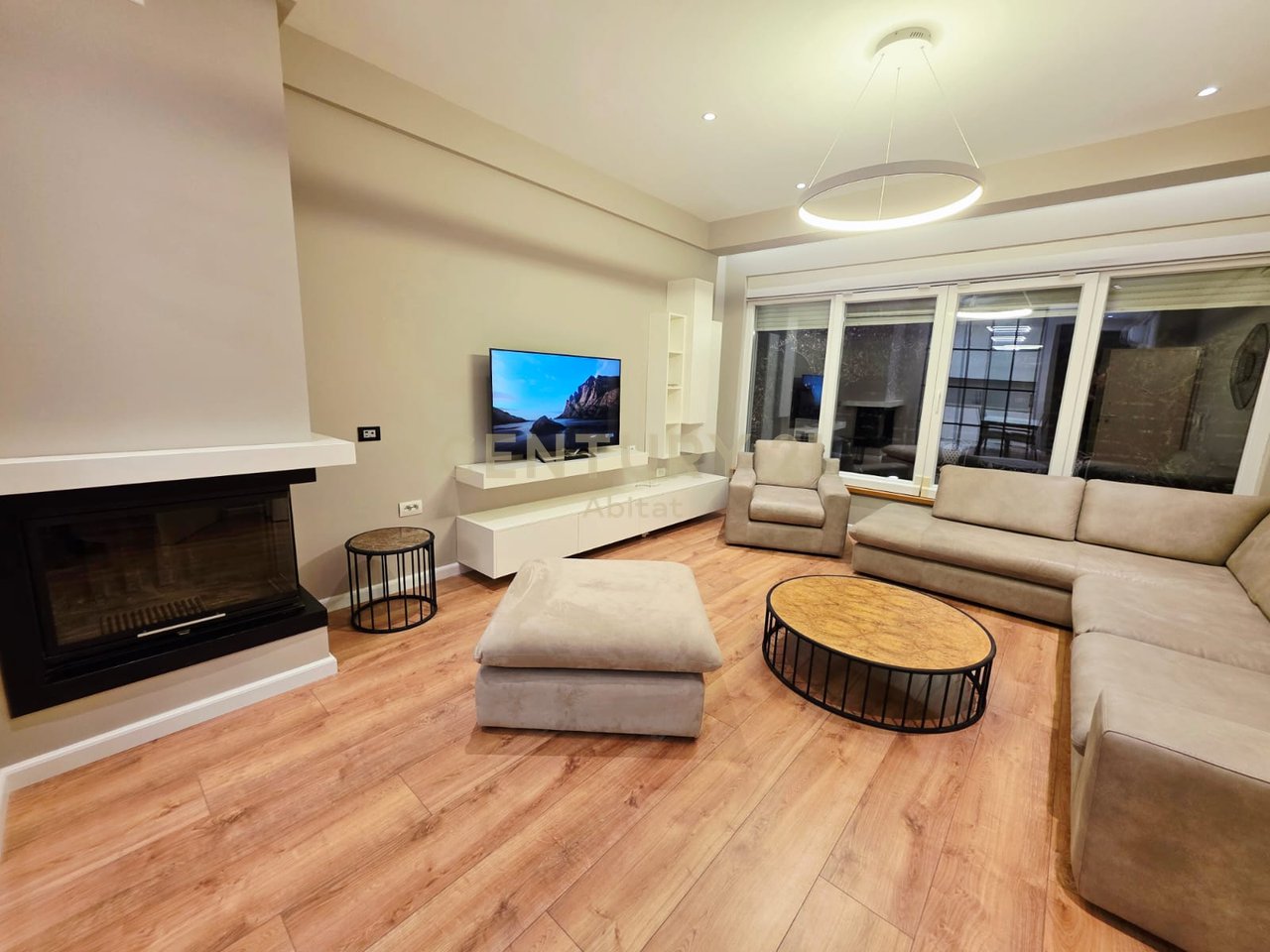 VILLA IN VENDITA CON CORTILE ANNESSO (CON CORTILE) A KODRA E DIELLIT 1