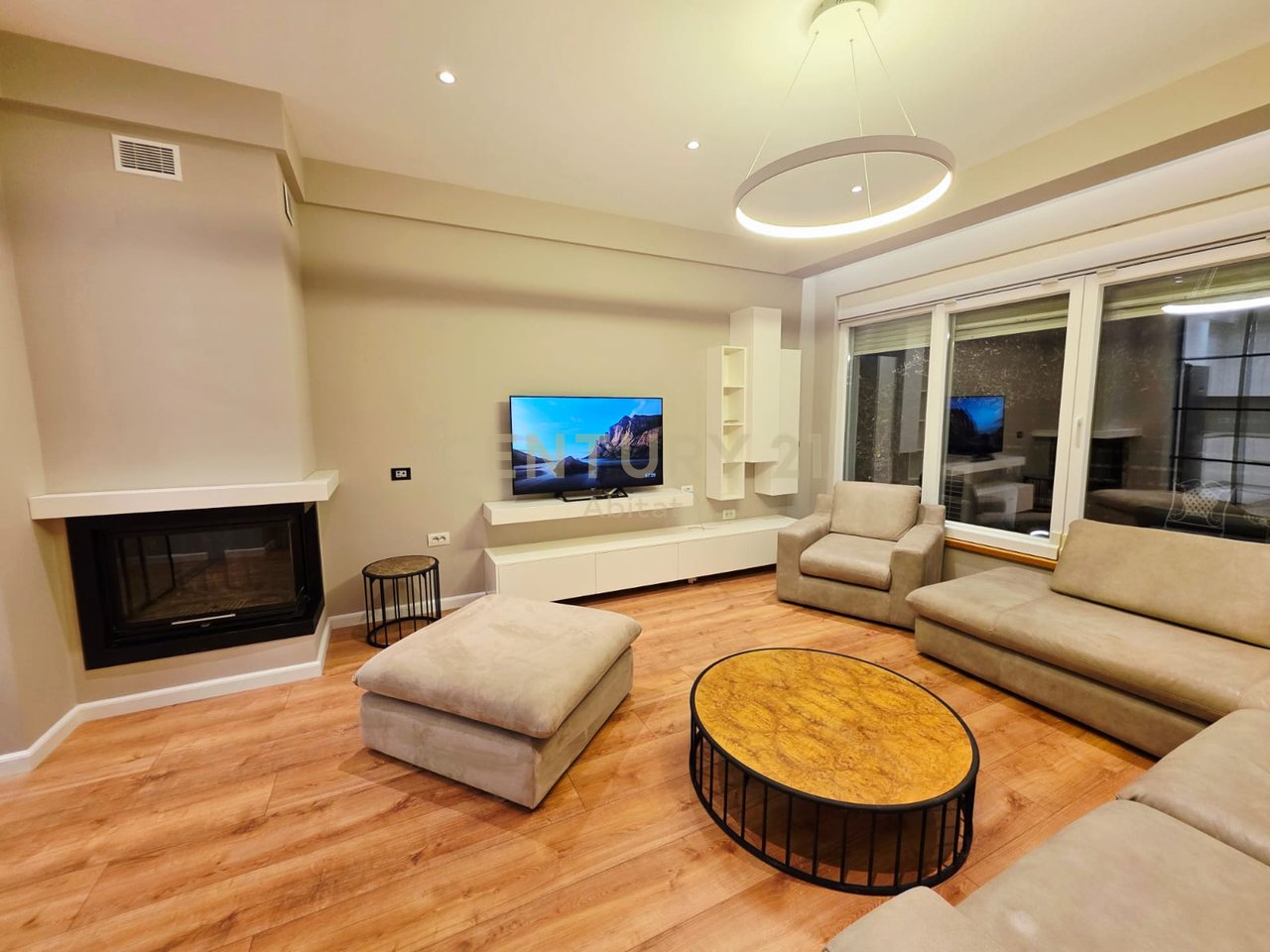 VILLA IN VENDITA CON CORTILE ANNESSO (CON CORTILE) A KODRA E DIELLIT 1