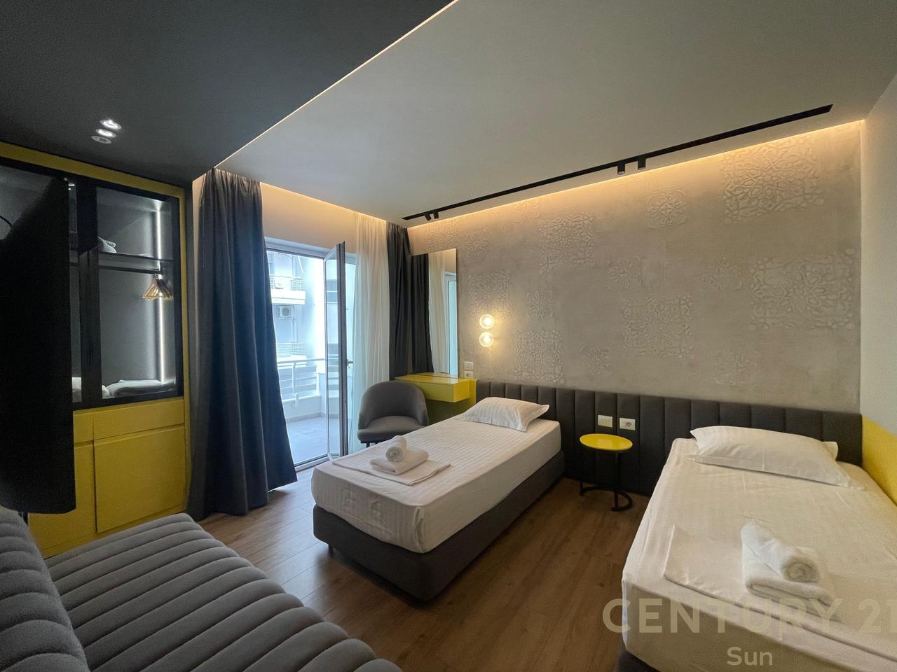 APPARTAMENTO 2+1 IN AFFITTO SUL LUNGOMARE, VLORE!