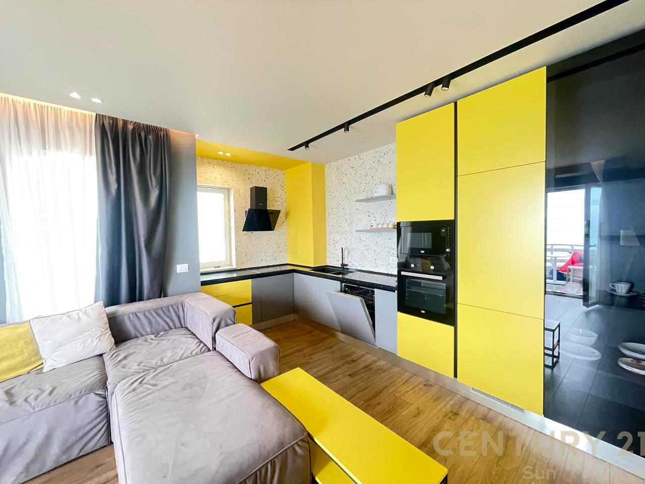 APPARTAMENTO 2+1 IN AFFITTO SUL LUNGOMARE, VLORE!