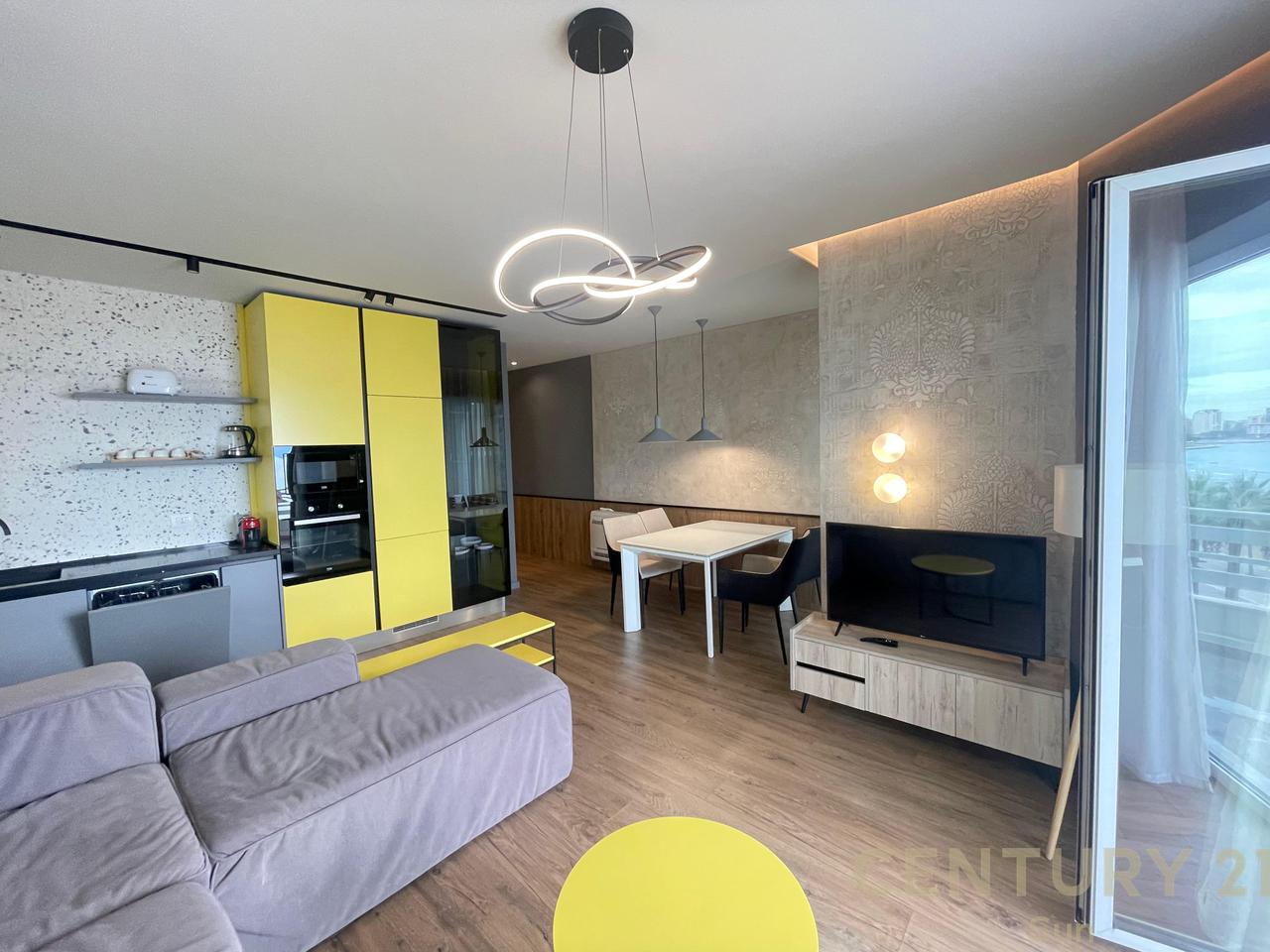 APPARTAMENTO 2+1 IN AFFITTO SUL LUNGOMARE, VLORE!