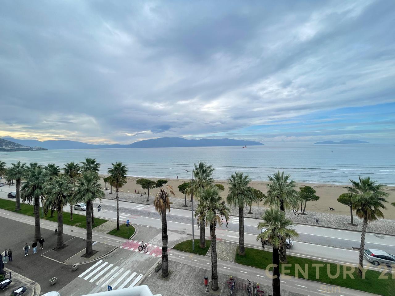 APPARTAMENTO 2+1 IN AFFITTO SUL LUNGOMARE, VLORE!