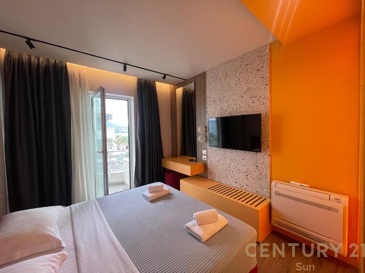 APPARTAMENTO 2+1 IN AFFITTO SUL LUNGOMARE, VLORE!