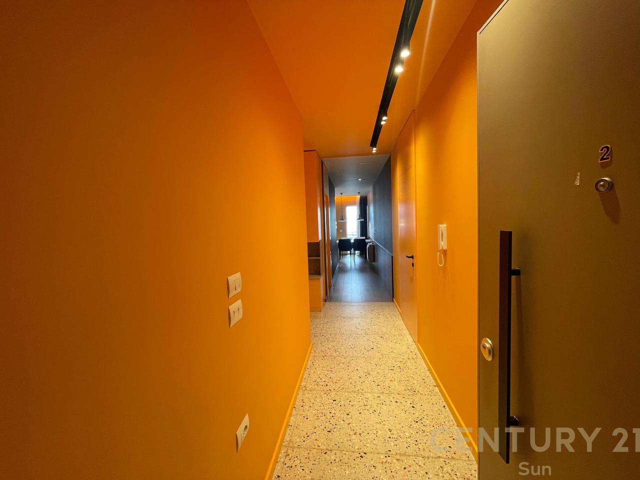 APPARTAMENTO 2+1 IN AFFITTO SUL LUNGOMARE, VLORE!