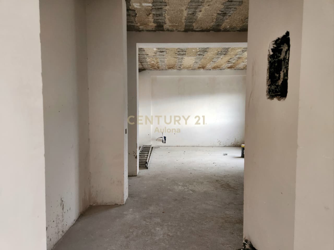 2+1 APARTMENT FOR SALE PRIVATE RESIDENCE