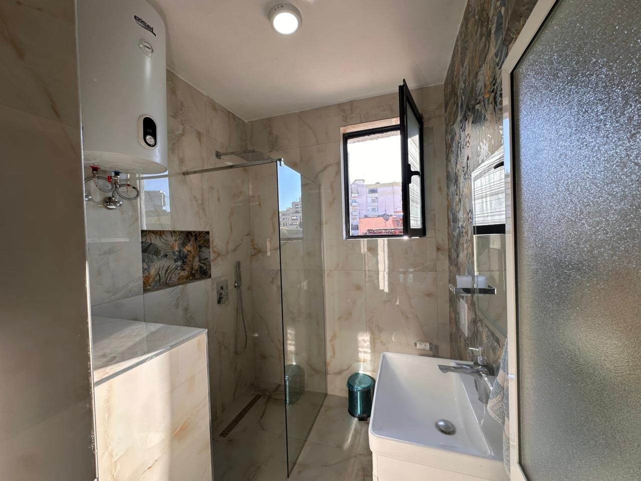 OFFICE SPACE FOR RENT ON BARRIKADAVE STREET!