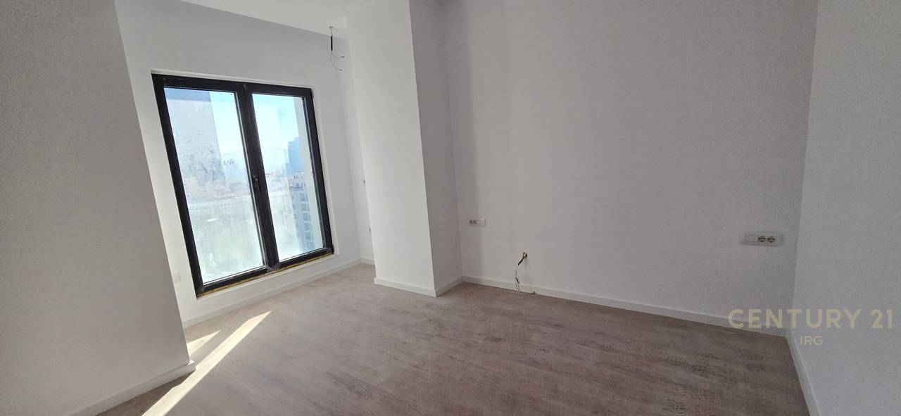 APARTAMENT 2+1+2 TE RRUGA E BARRIKADAVE!