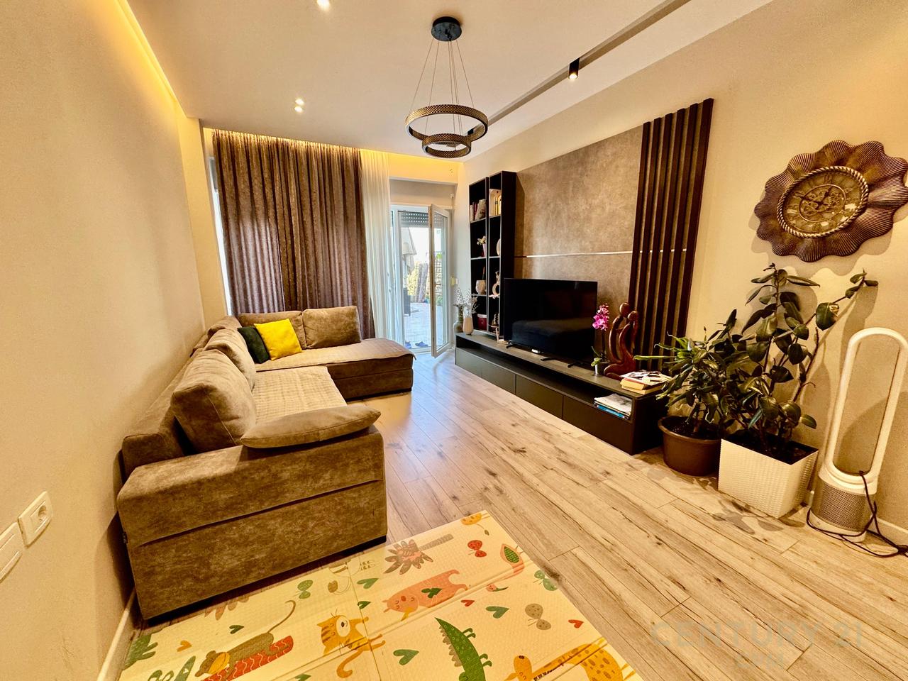 Super Triplex për Shitje – Kodra e Diellit 2