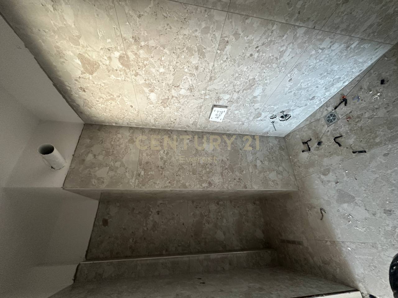 RRUGA 5 MAJI, SHESIM APARTAMENT 2+1+2