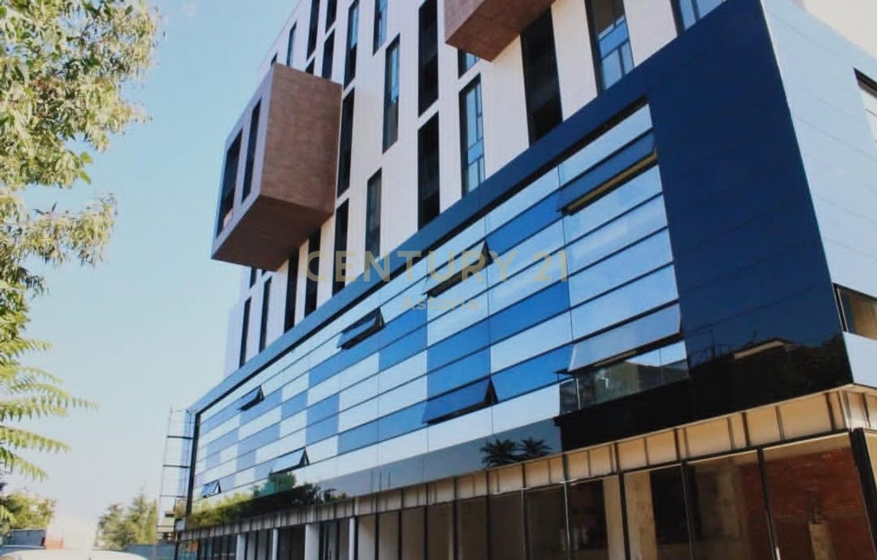 Ambient komercial për qira open space