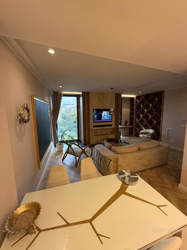 Apartament luksoz 1+1 + Post Parkimi te Park Gate!